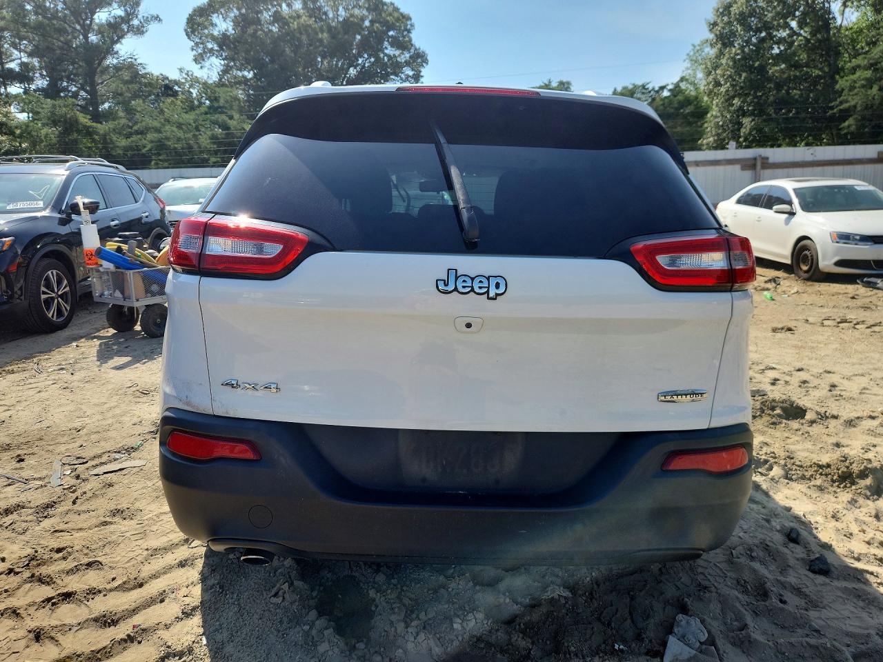1C4PJMCB4FW793194 · 2015 JEEP CHEROKEE · 6/13