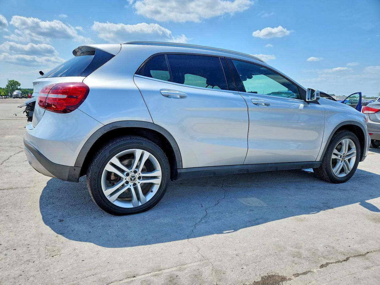 WDCTG4EB8KJ553559 · 2019 MERCEDES-BENZ GLA · 3/12