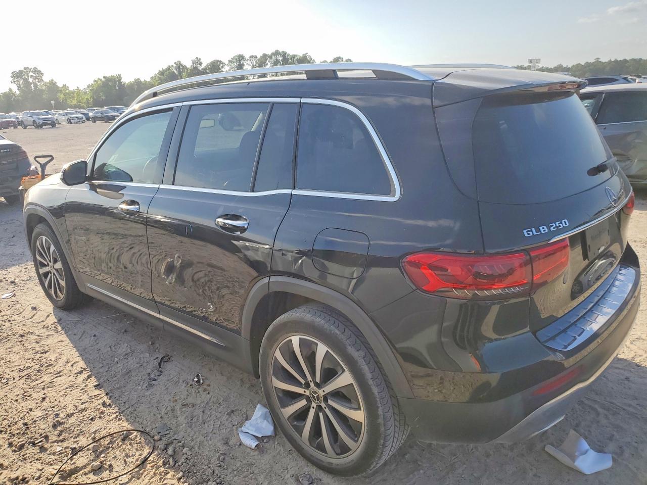 W1N4M4GBXLW016429 · 2020 MERCEDES-BENZ GLB · 2/13