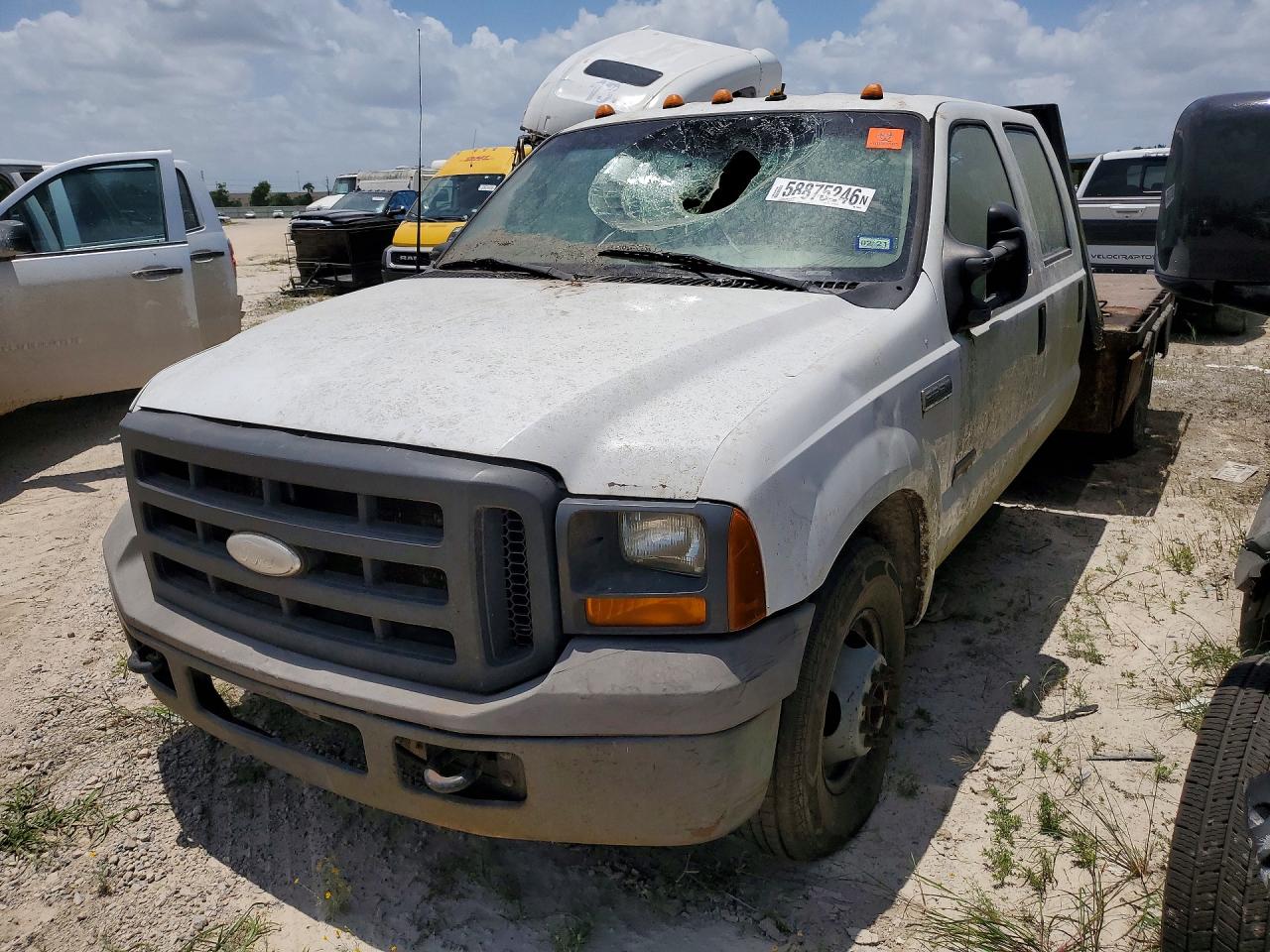 1FDWW36F4YED88415 · 2000 FORD F350