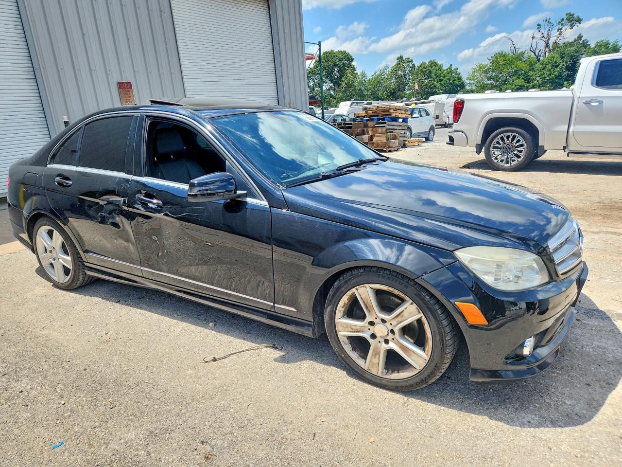 WDDGF8BB7AF427237 · 2010 MERCEDES-BENZ C · 4/12