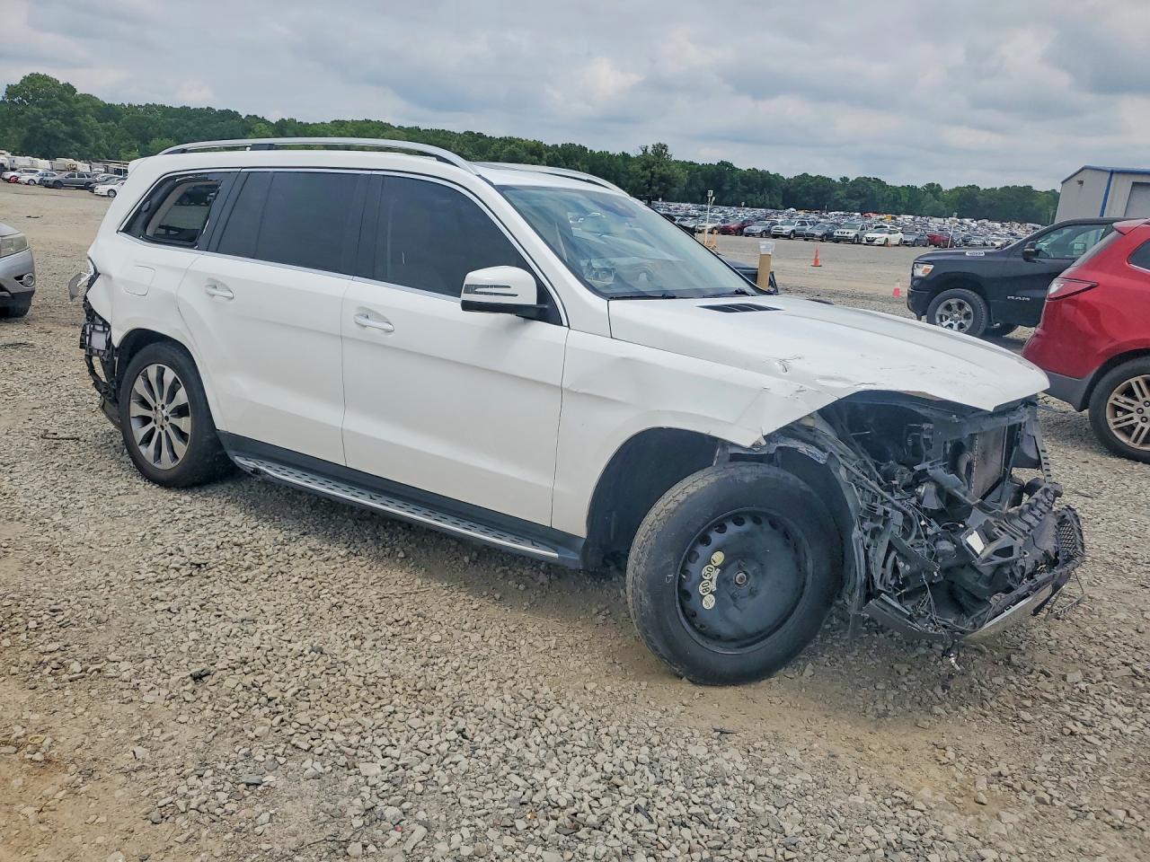 4JGDF6EE4HA896537 · 2017 MERCEDES-BENZ GLS · 4/13