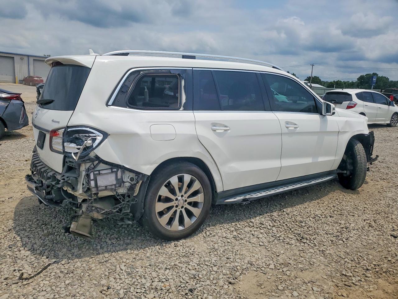 4JGDF6EE4HA896537 · 2017 MERCEDES-BENZ GLS · 3/13