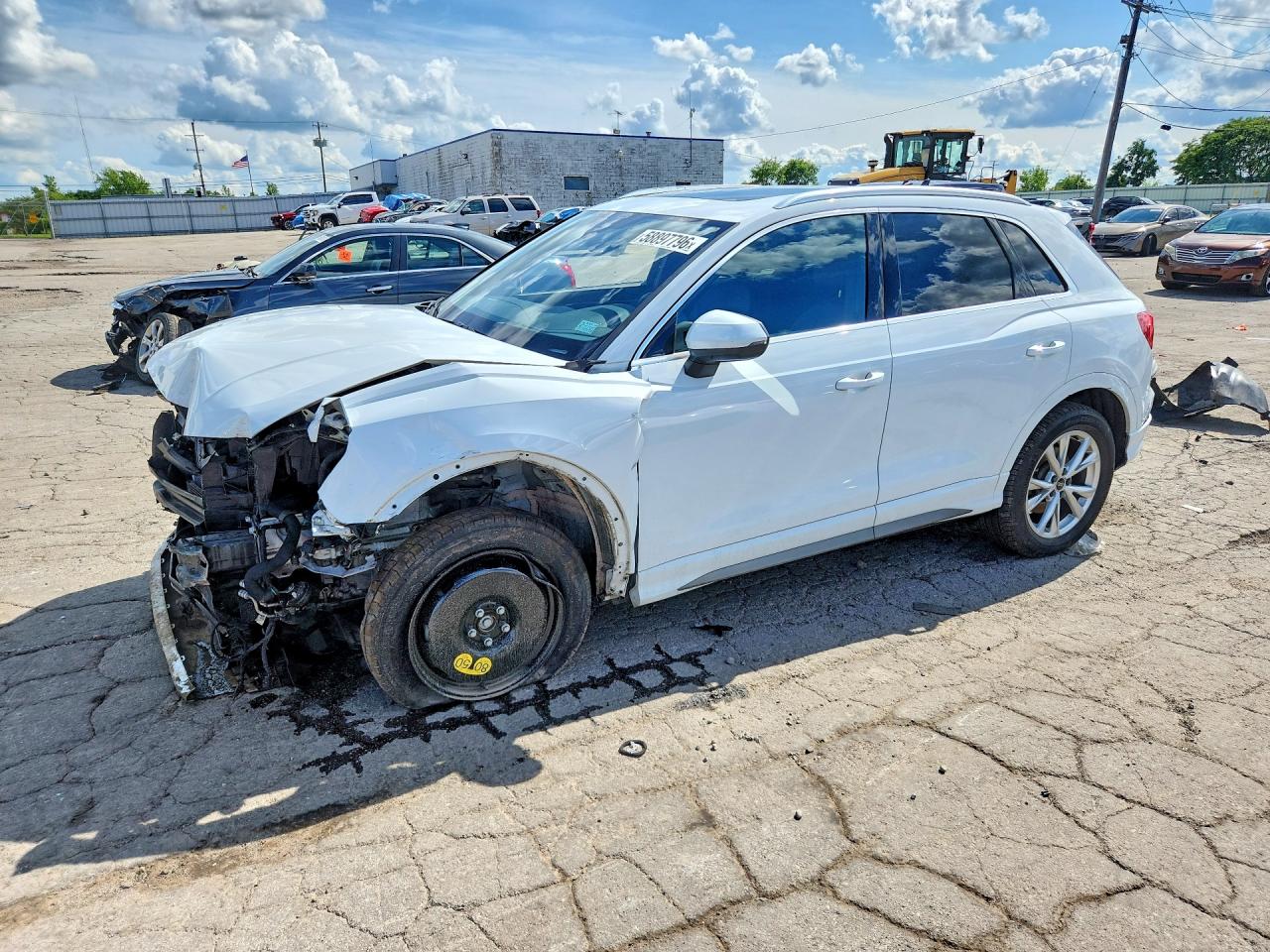 WA1DECF39R1208952 · 2024 AUDI Q3