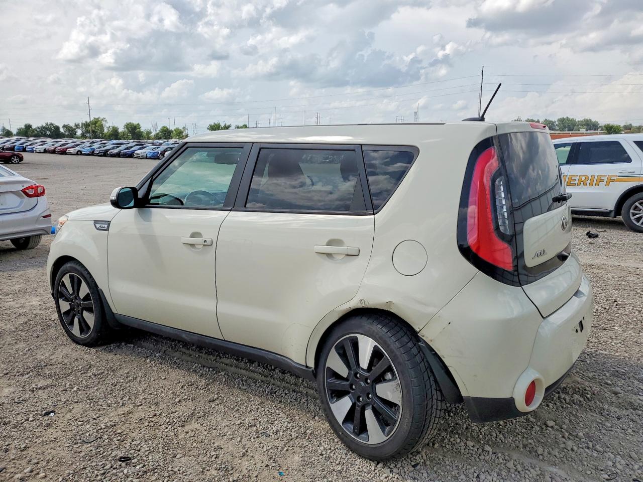 KNDJX3A59F7200919 · 2015 KIA SOUL · 2/13