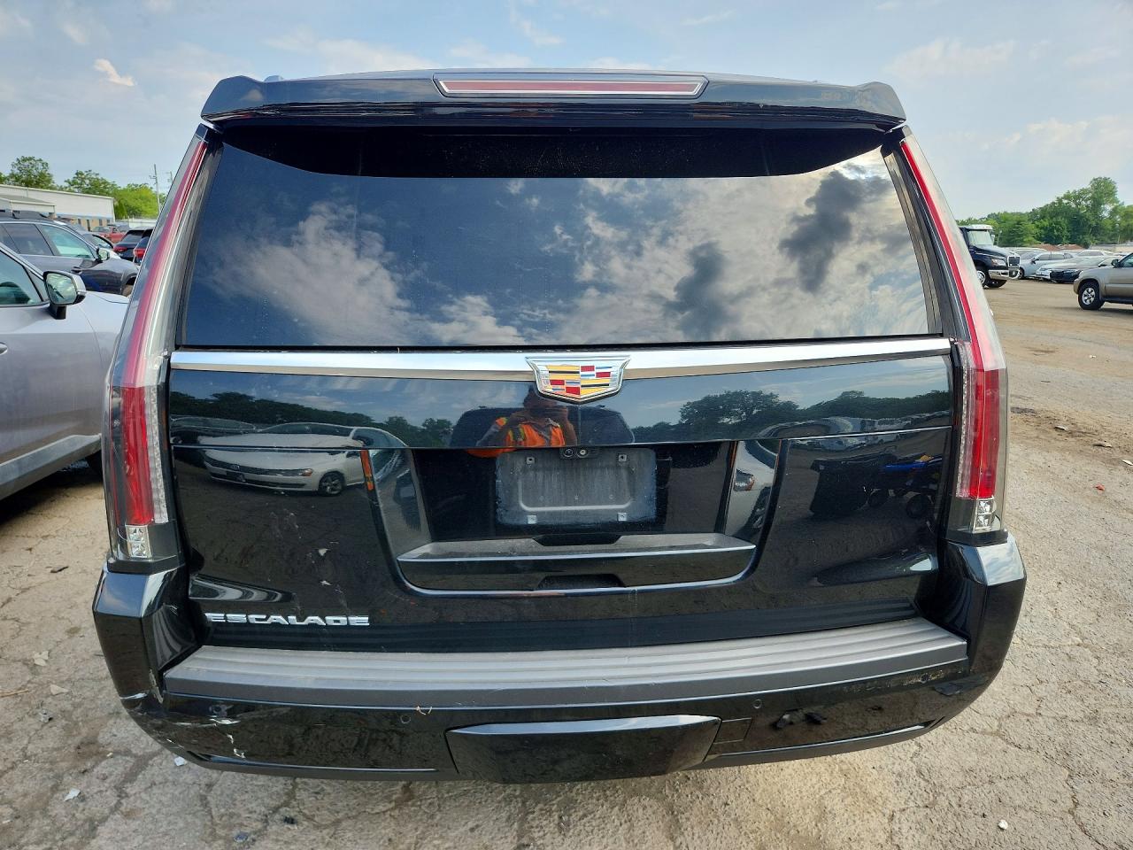 1GYS4HKJ8JR146624 · 2018 CADILLAC ESCALADE · 6/14