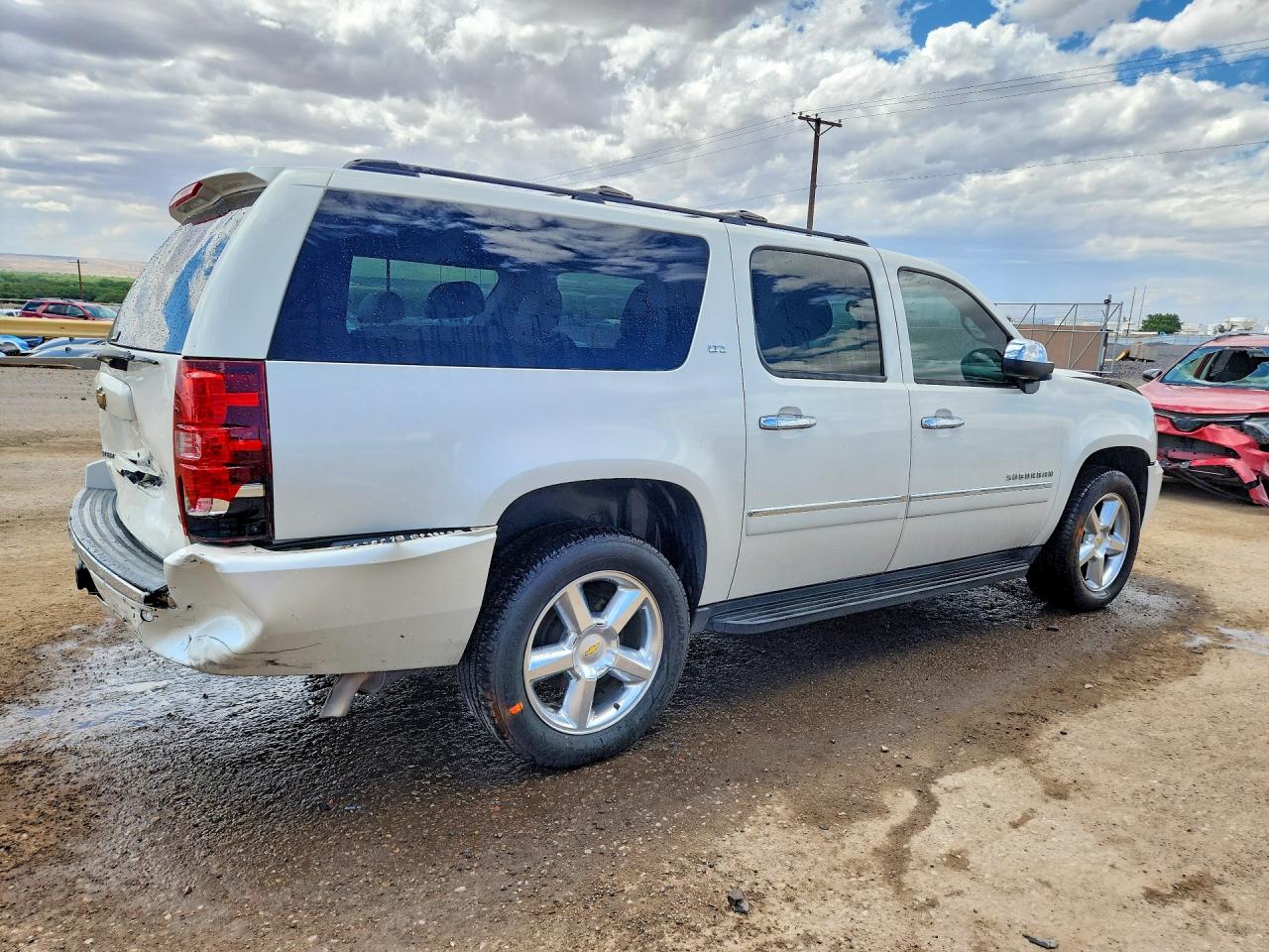 1GNSKKE34BR277564 · 2011 CHEVROLET SUBURBAN · 3/12