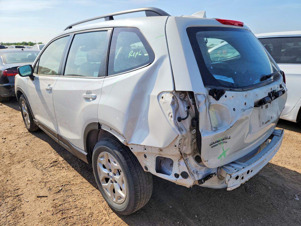 JF2SKACC1KH502388 · 2019 SUBARU FORESTER · 2/12