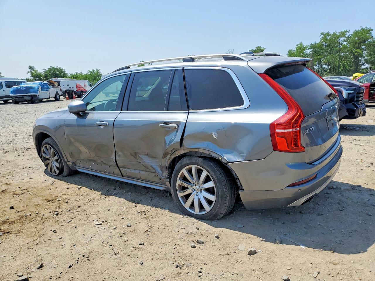YV4A22PK2H1179646 · 2017 VOLVO XC90 · 2/12