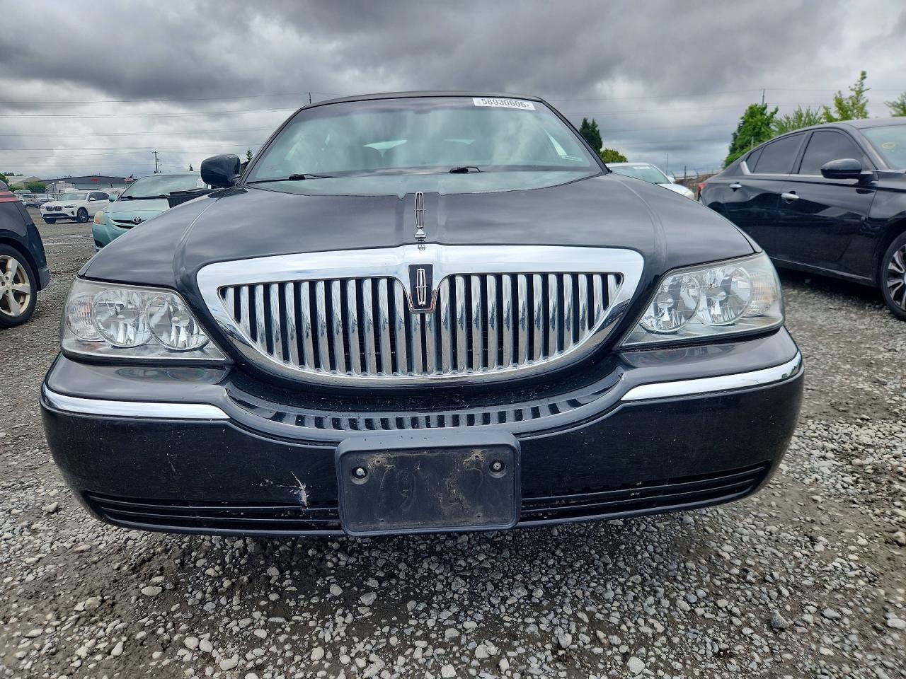2LNBL8CV2AX613239 · 2010 LINCOLN TOWN CAR · 5/13