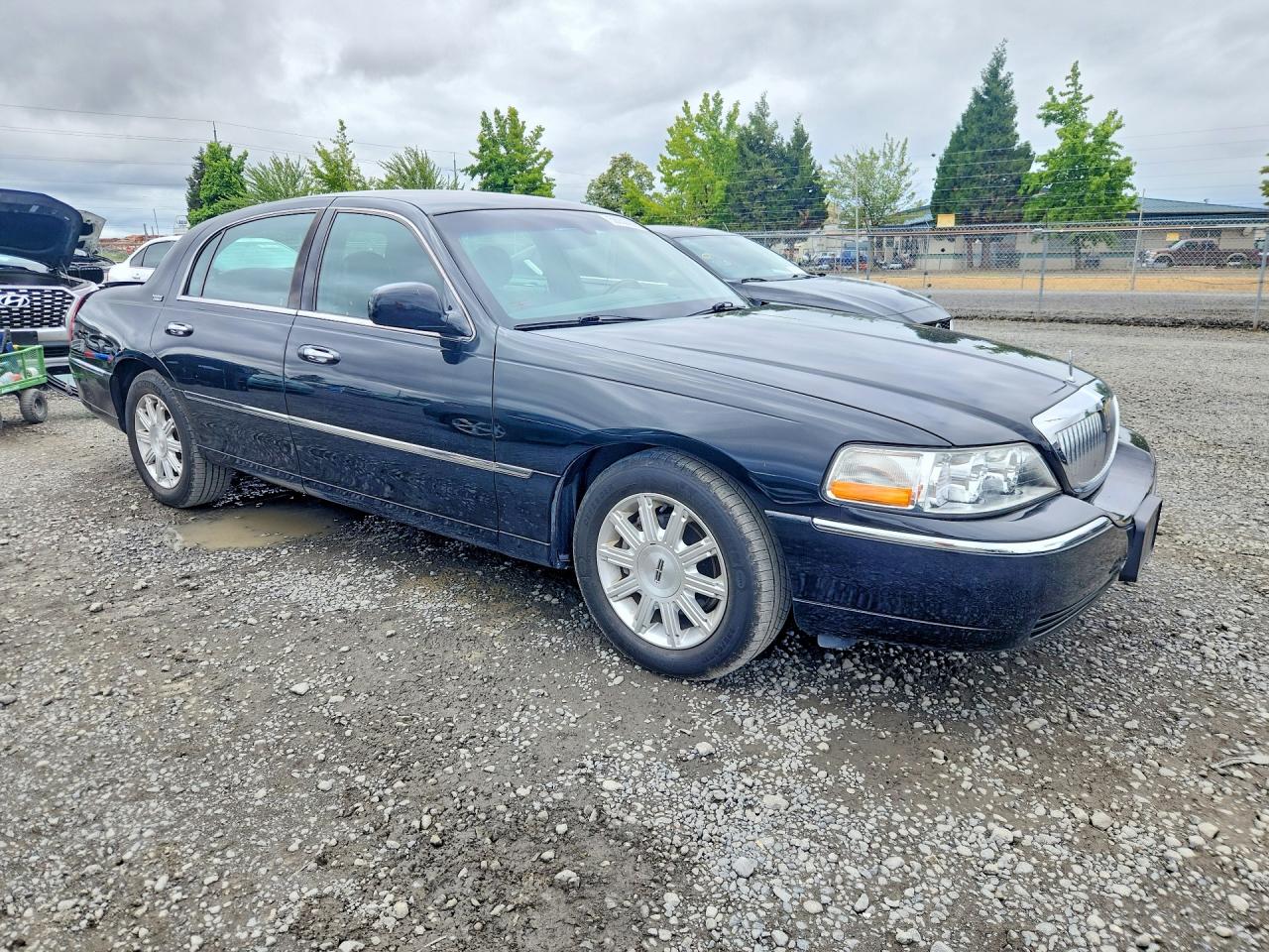 2LNBL8CV2AX613239 · 2010 LINCOLN TOWN CAR · 4/13