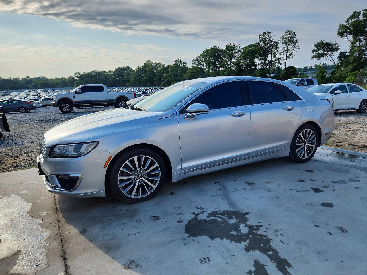 2017 LINCOLN MKZ