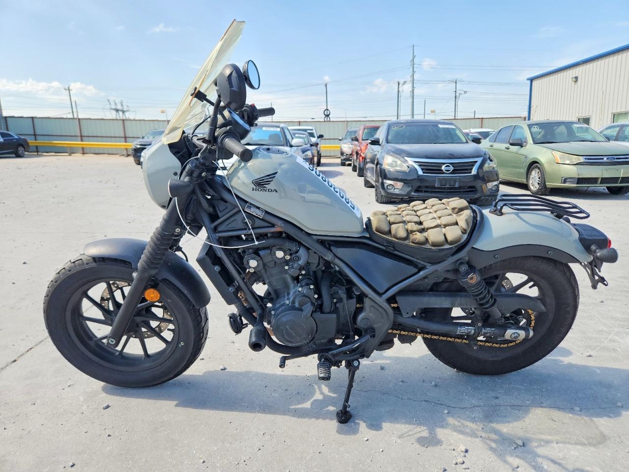 MLHPC5611R5700013 · 2024 HONDA CMX500 · 3/9