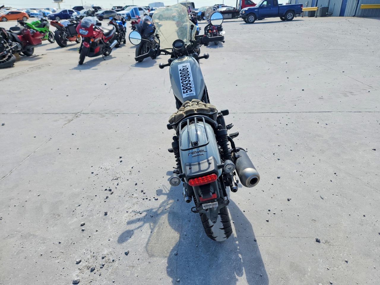 MLHPC5611R5700013 · 2024 HONDA CMX500 · 4/9
