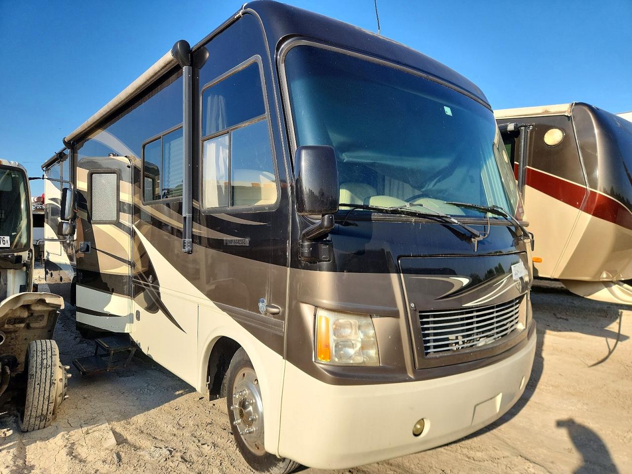 2011 FORD F53