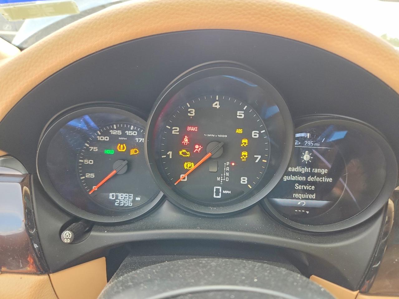 WP1AA2A56HLB81993 · 2017 PORSCHE MACAN · 9/13