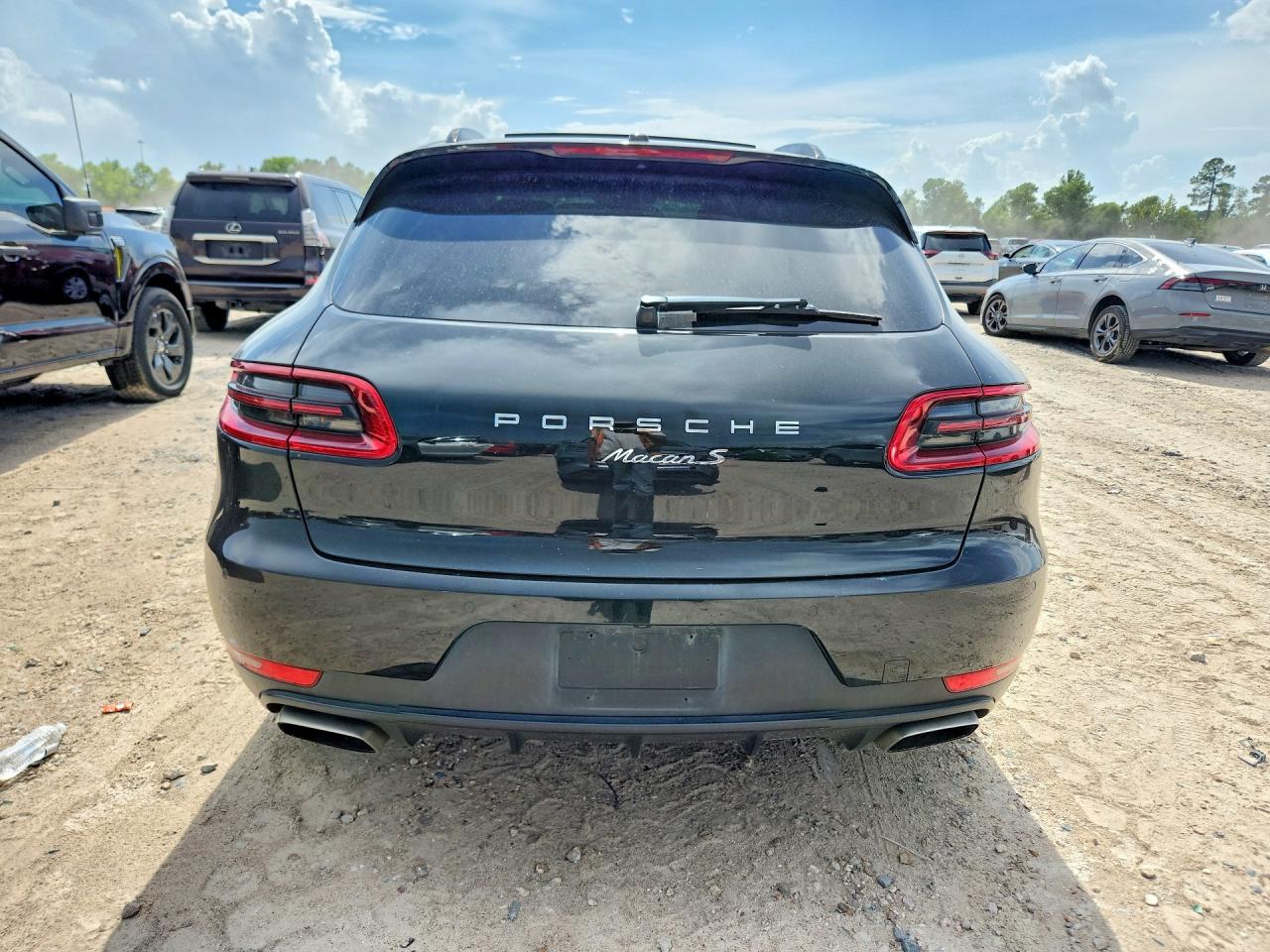 WP1AA2A56HLB81993 · 2017 PORSCHE MACAN · 6/13