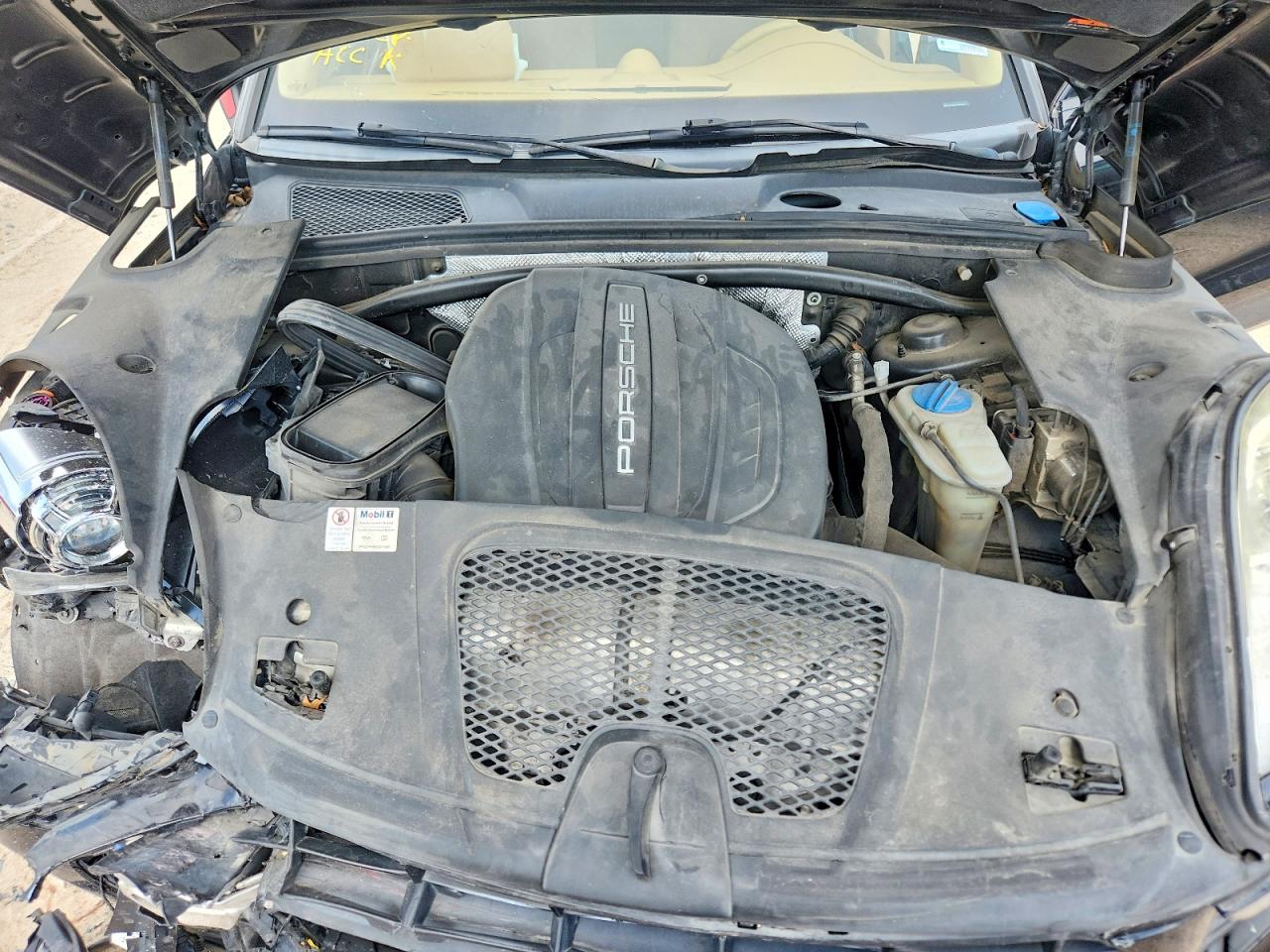 WP1AA2A56HLB81993 · 2017 PORSCHE MACAN · 12/13