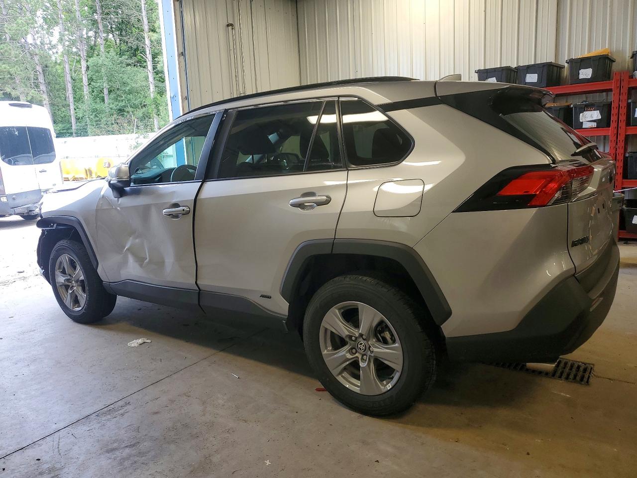 4T3RWRFV7SU193842 · 2025 TOYOTA RAV4 HYBRID · 2/13