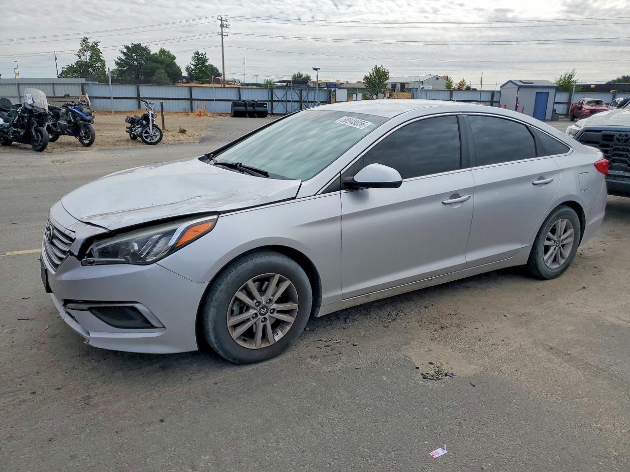 5NPE24AF9GH389132 · 2016 HYUNDAI SONATA