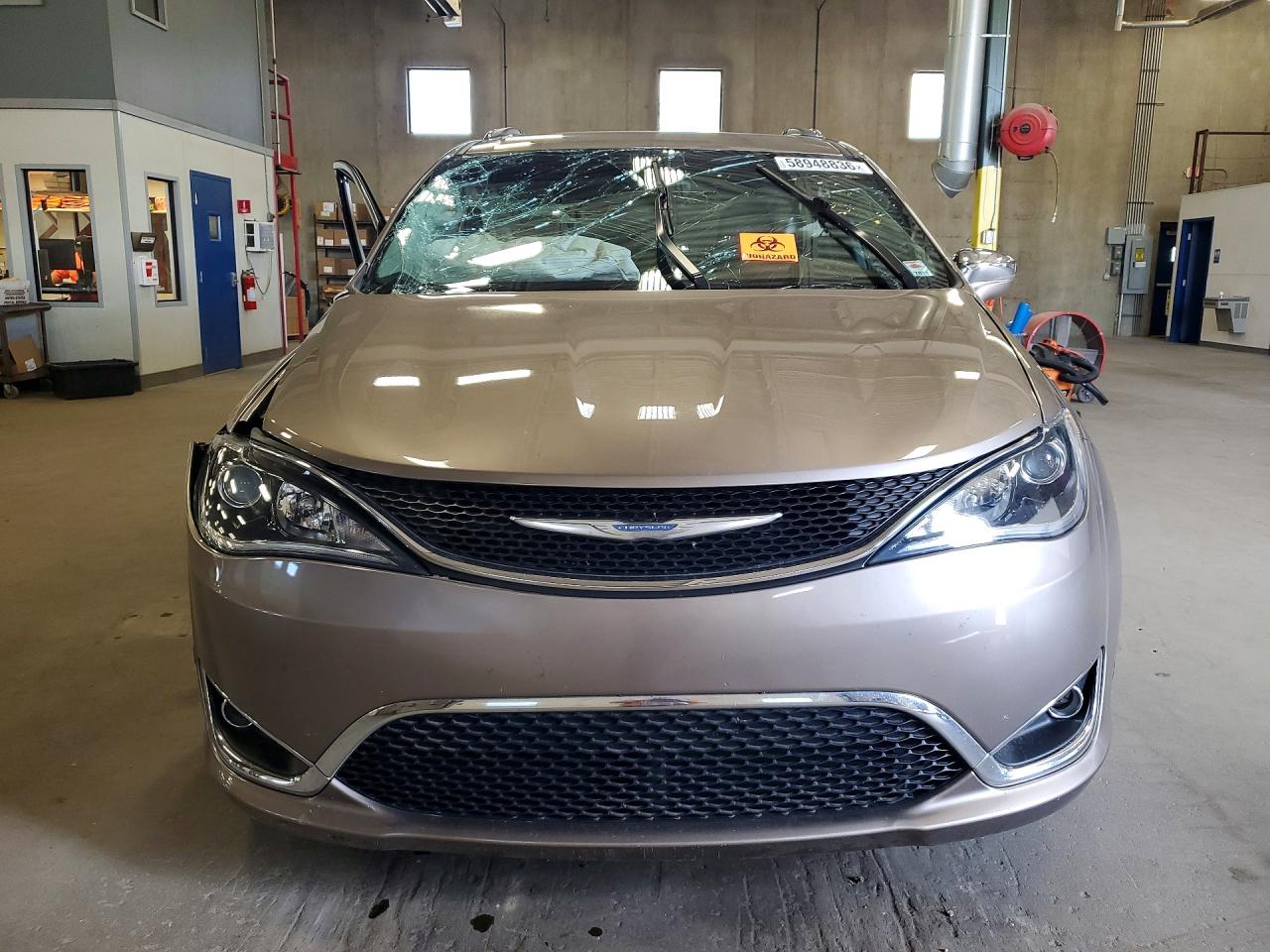 2C4RC1GG7JR163436 · 2018 CHRYSLER PACIFICA · 5/13