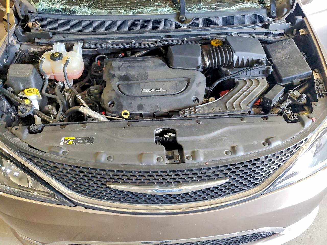 2C4RC1GG7JR163436 · 2018 CHRYSLER PACIFICA · 12/13