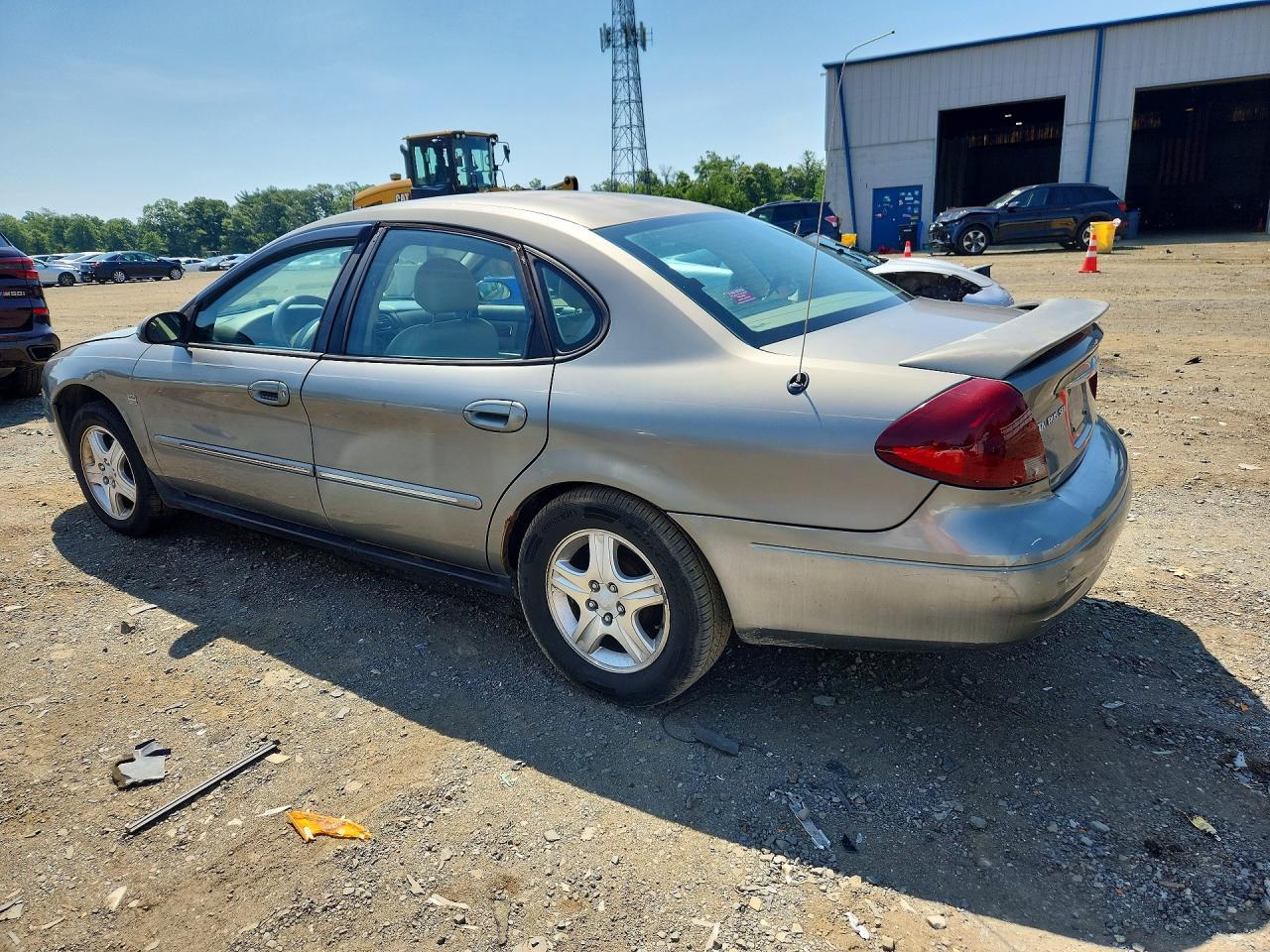 1FAHP56S02A202358 · 2002 FORD TAURUS · 2/12