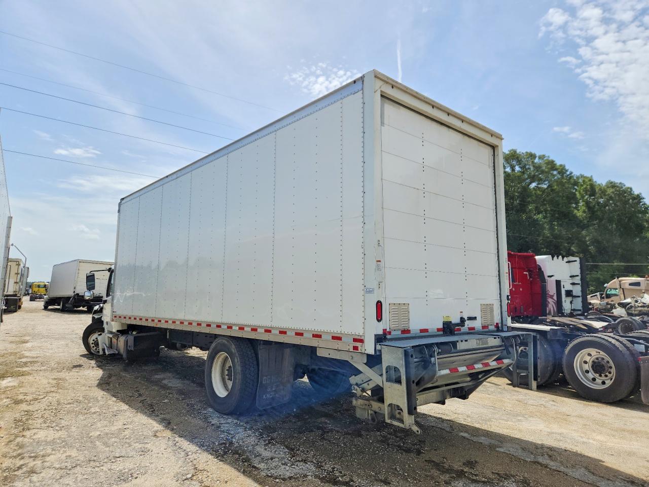 3ALACWFC7RDUK6843 · 2024 FREIGHTLINER M2 · 2/13