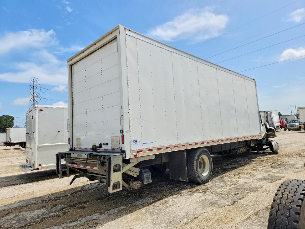 3ALACWFC7RDUK6843 · 2024 FREIGHTLINER M2 · 3/13