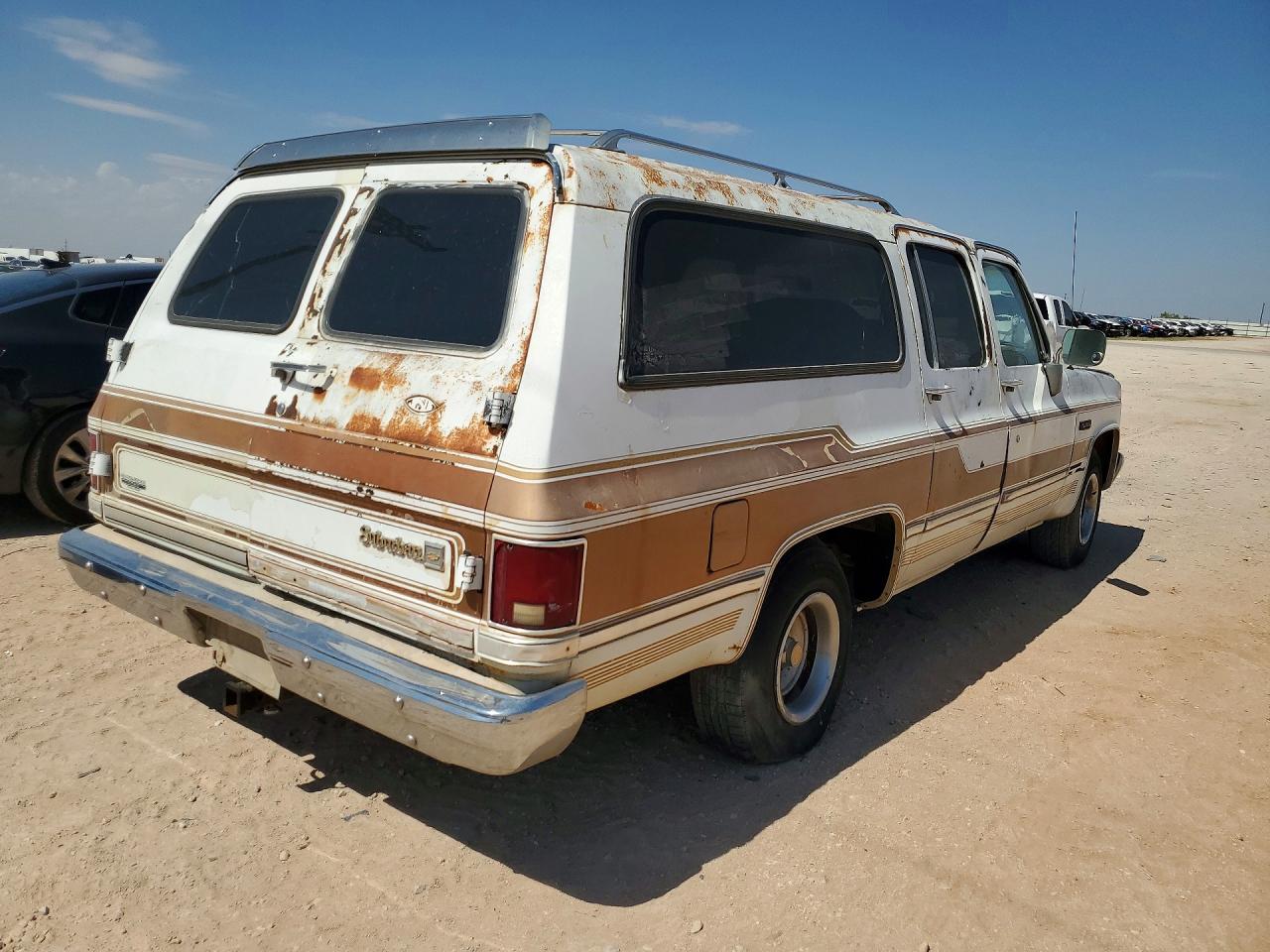 1GCER16K4JF116701 · 1988 CHEVROLET SUBURBAN · 3/13