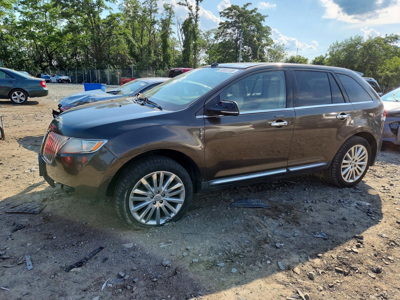 2LMDJ8JK7BBJ05570 · 2011 LINCOLN MKX