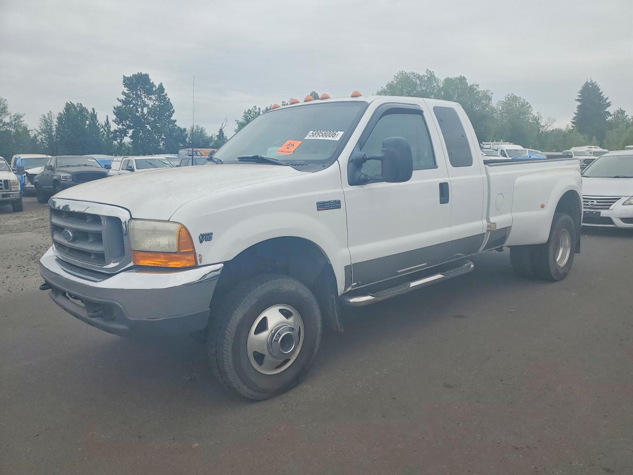 1FTWX33S8YED76352 · 2000 FORD F350