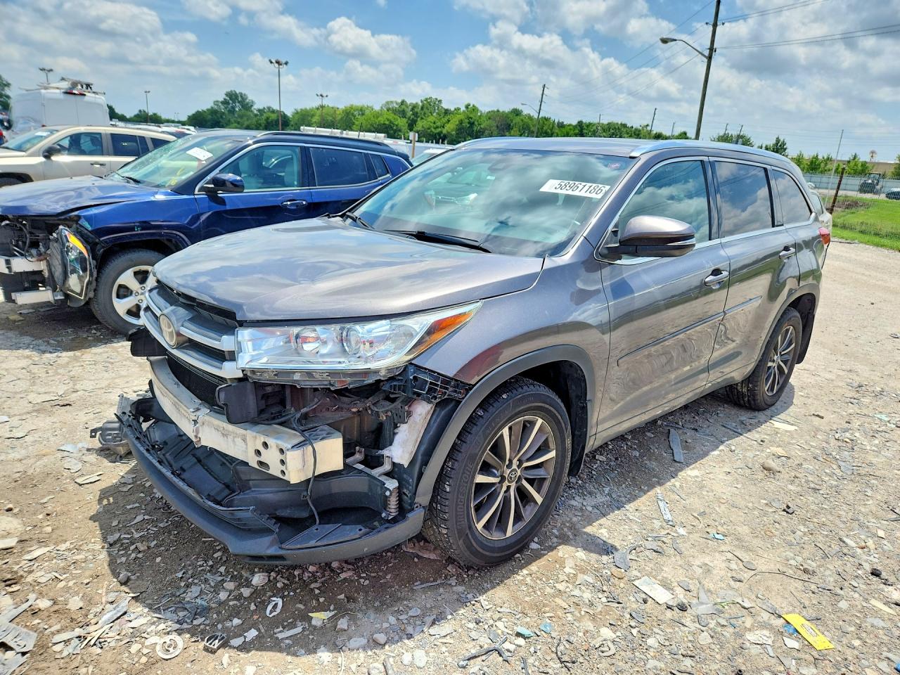 5TDJZRFH4HS379508 · 2017 TOYOTA HIGHLANDER