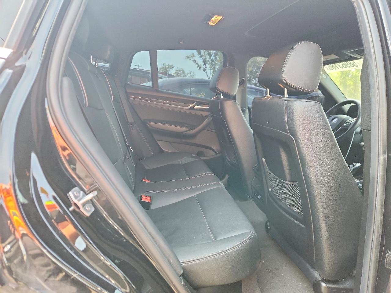 5UXXW3C58J0T81053 · 2018 BMW X4 · 11/13