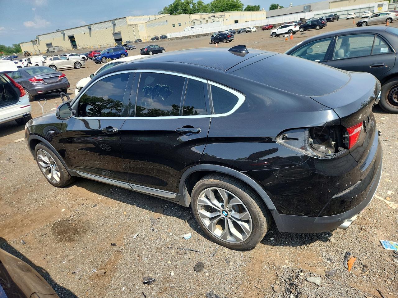 5UXXW3C58J0T81053 · 2018 BMW X4 · 2/13