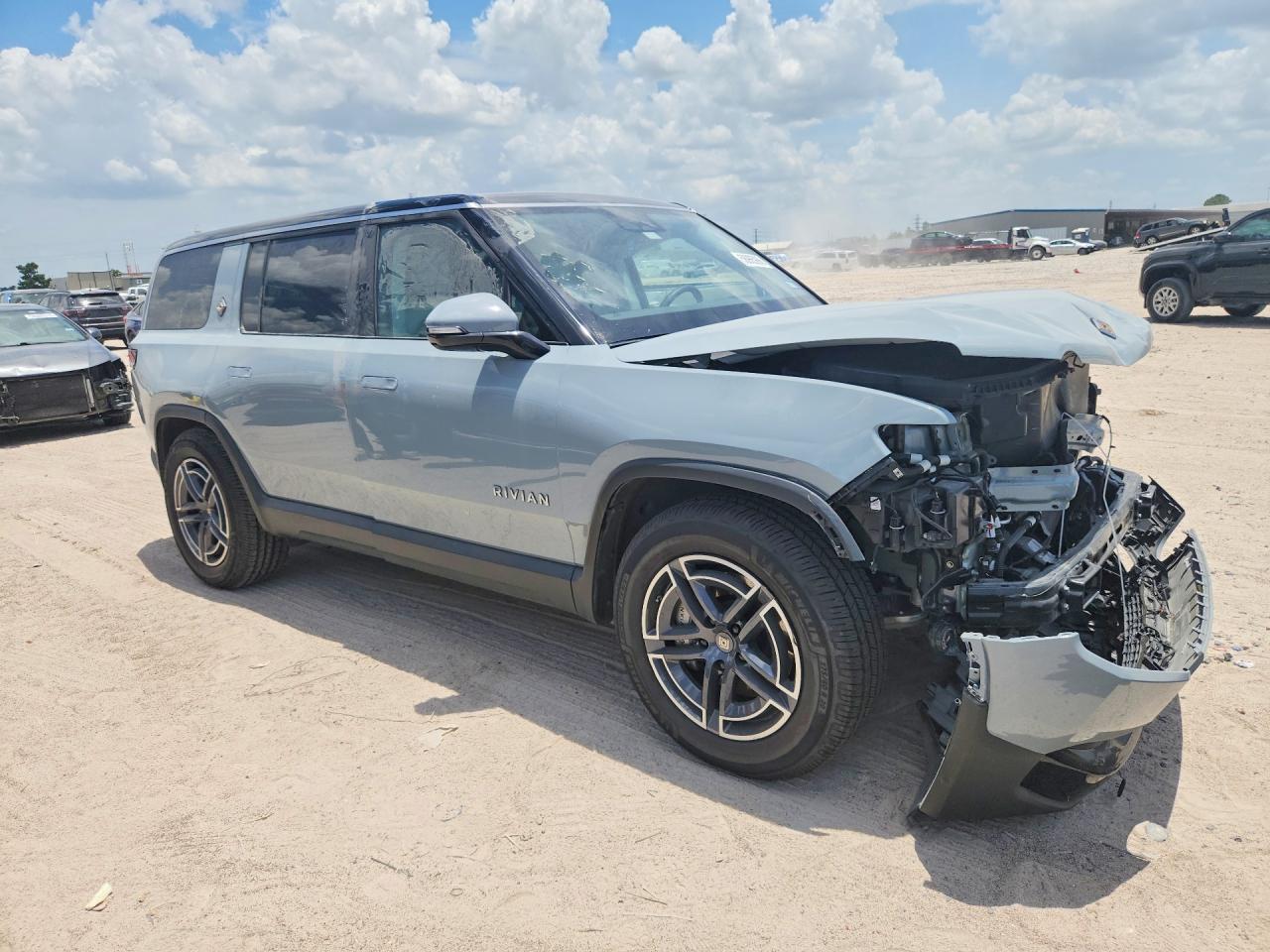 7PDSGBBA3SN053571 · 2025 RIVIAN R1S · 4/14