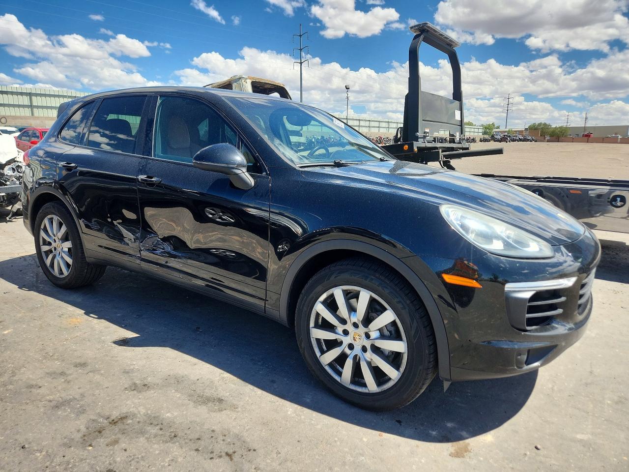 WP1AB2A26GLA95648 · 2016 PORSCHE CAYENNE · 4/12