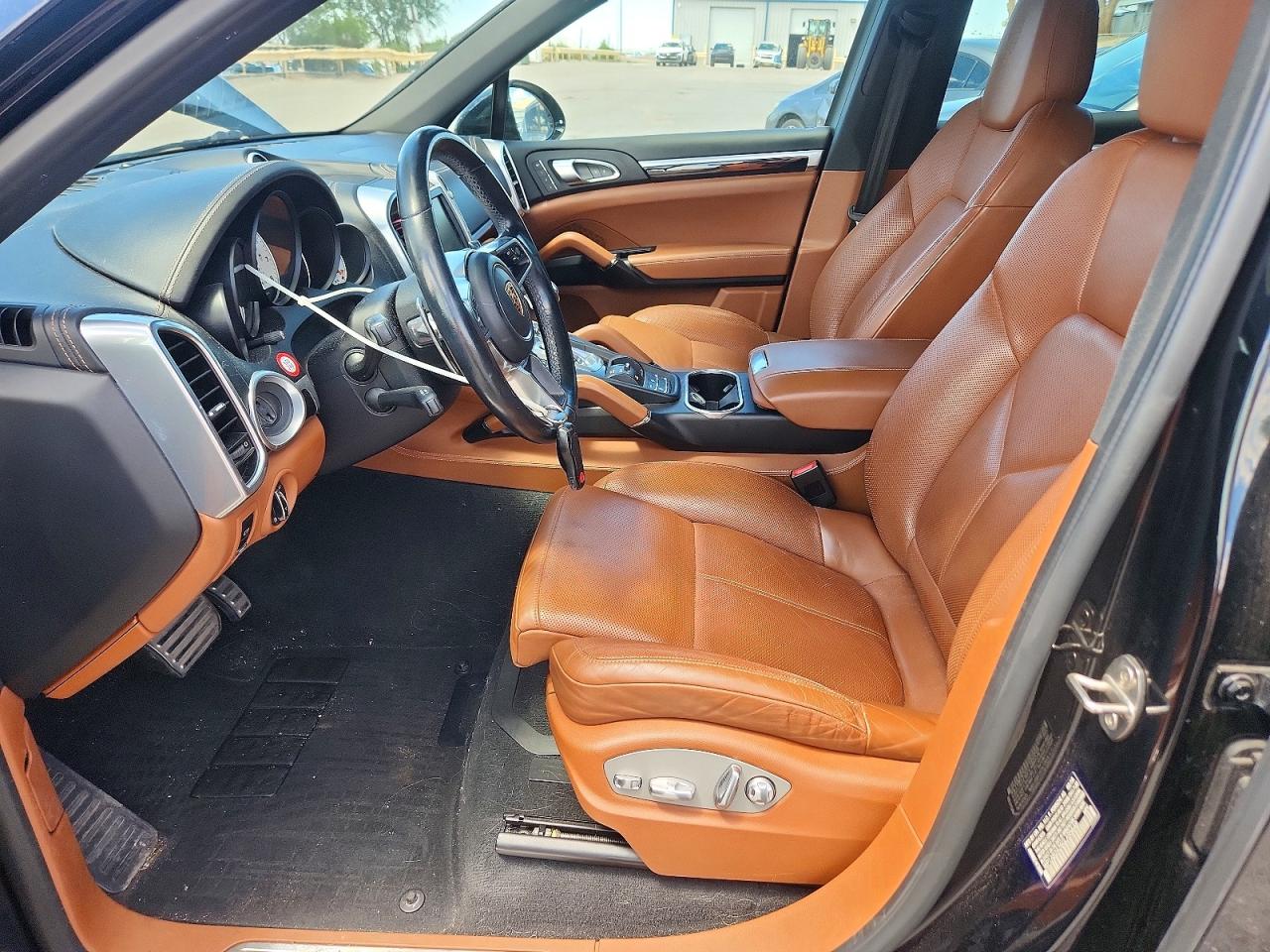 WP1AB2A26GLA95648 · 2016 PORSCHE CAYENNE · 7/12