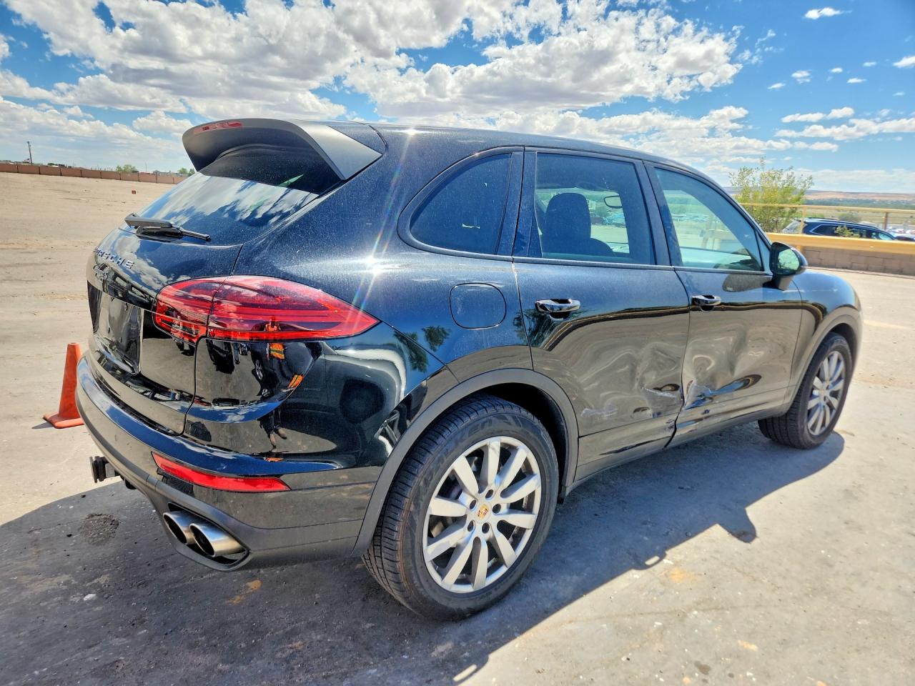 WP1AB2A26GLA95648 · 2016 PORSCHE CAYENNE · 3/12