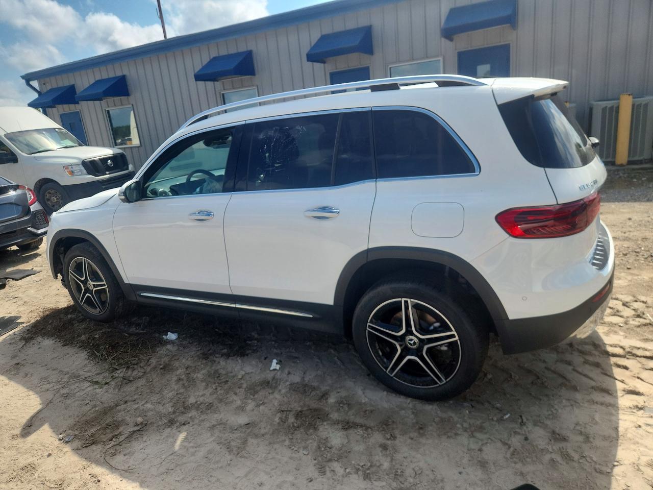 W1N4M4GB1TW481066 · 2026 MERCEDES-BENZ GLB · 2/13