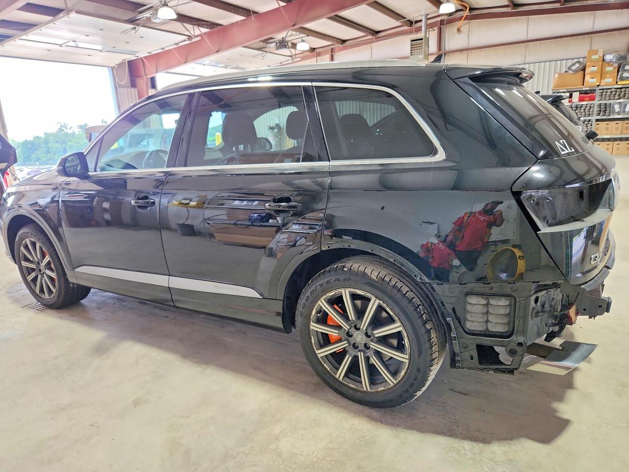 WA1LAAF75HD011174 · 2017 AUDI Q7 · 2/13