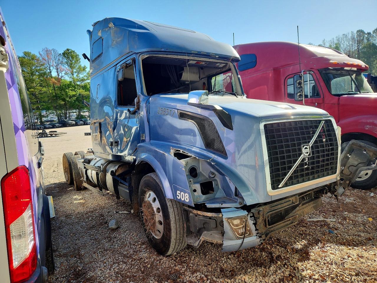 4V4NC9EH1GN973728 · 2016 VOLVO VN