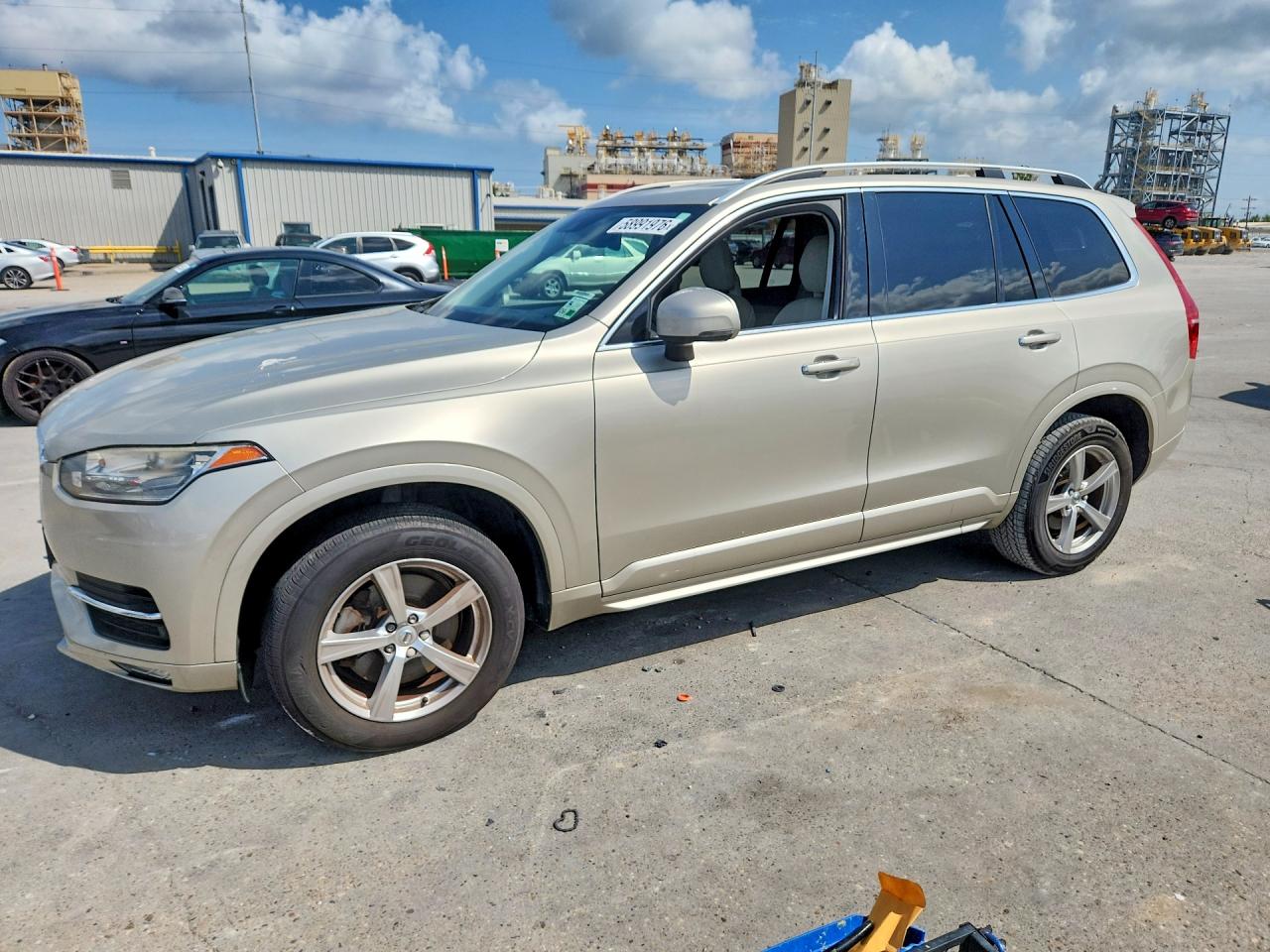 YV4102XK7G1057076 · 2016 VOLVO XC90