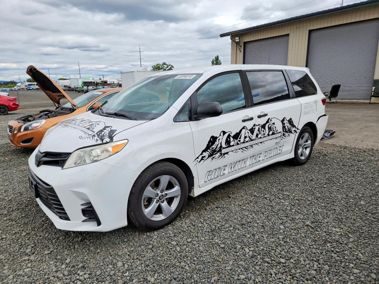 5TDZZ3DC3JS952718 · 2018 TOYOTA SIENNA
