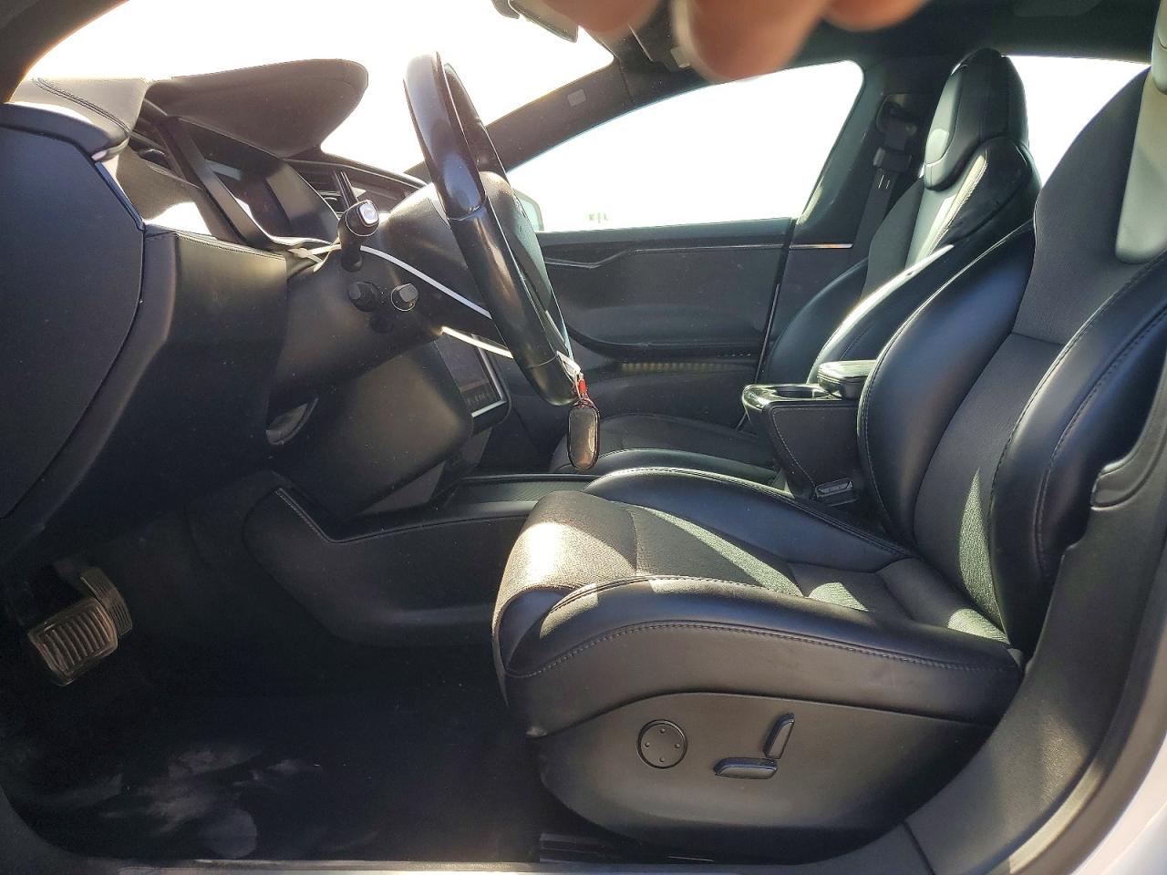 5YJSA1E26JF257690 · 2018 TESLA MODEL S · 7/13