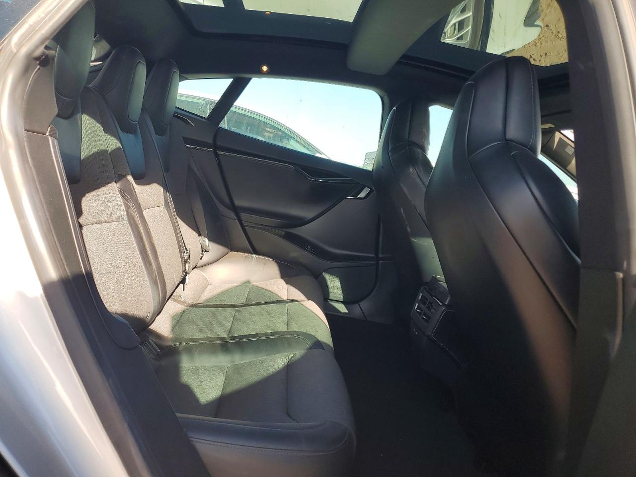 5YJSA1E26JF257690 · 2018 TESLA MODEL S · 10/13