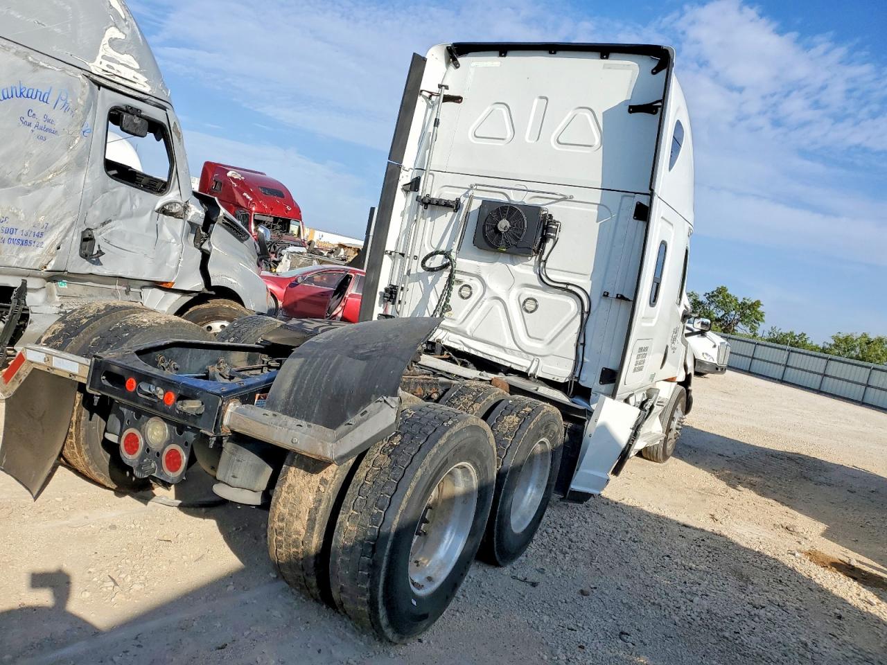 3AKJHHDR9LSLR8362 · 2020 FREIGHTLINER CASCADIA 126 · 4/9