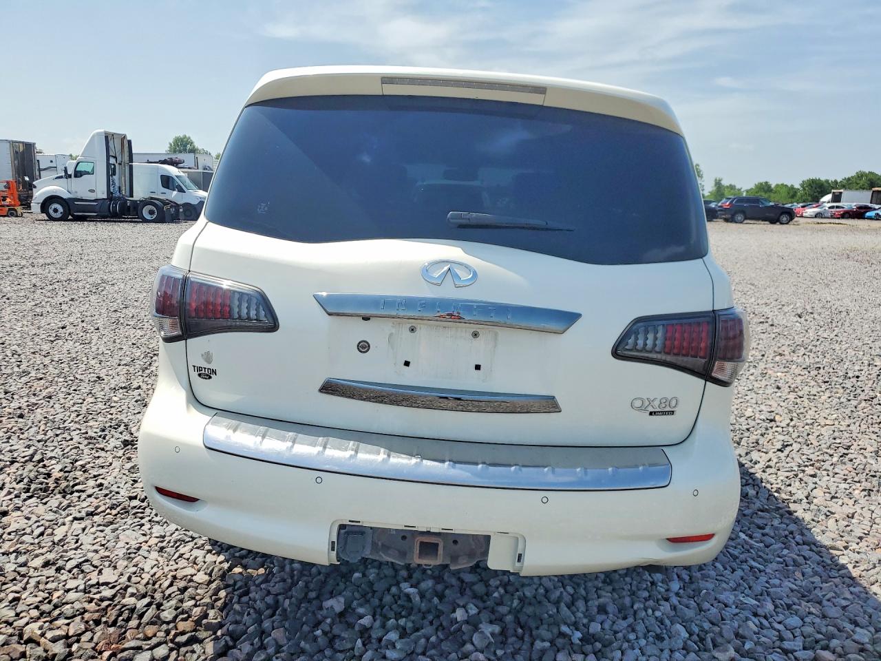 JN8AZ2NE4H9151199 · 2017 INFINITI QX80 · 3/10