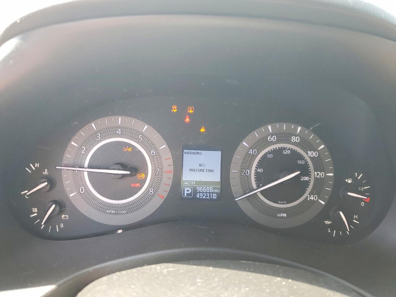 JN8AZ2NE4H9151199 · 2017 INFINITI QX80 · 6/10