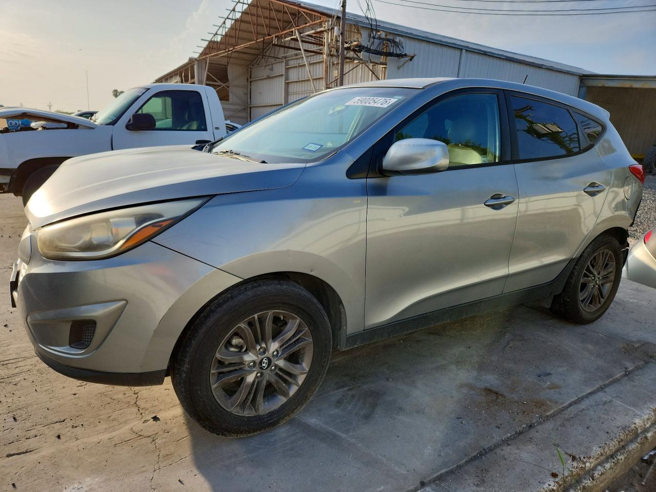 KM8JT3AFXFU108574 · 2015 HYUNDAI TUCSON